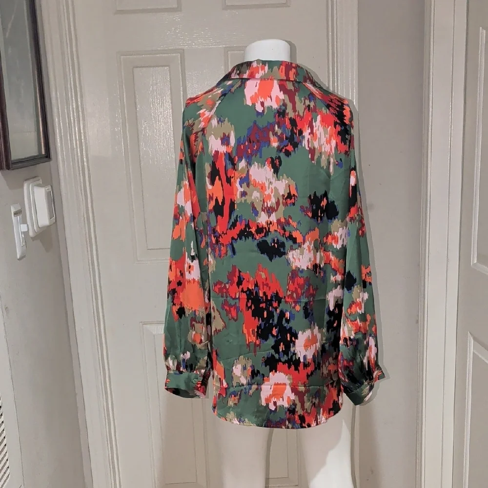 Vibrant Abstract Women's Blouse XL - Picture 8 of 8